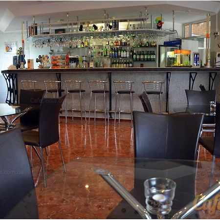 Pan Hotel Sumy Bagian luar foto