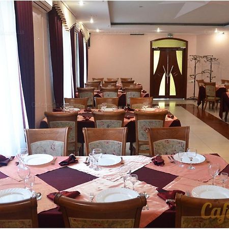 Pan Hotel Sumy Bagian luar foto