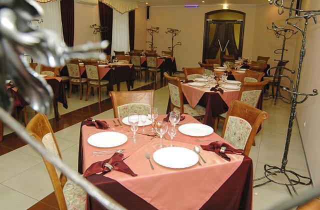 Pan Hotel Sumy Bagian luar foto