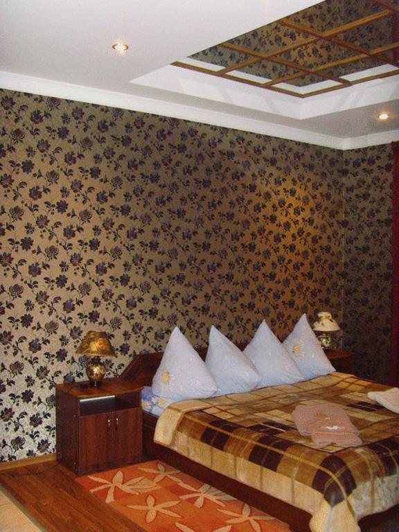 Pan Hotel Sumy Bagian luar foto