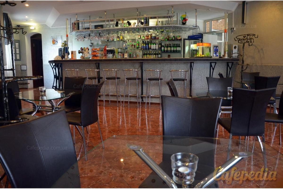 Pan Hotel Sumy Bagian luar foto