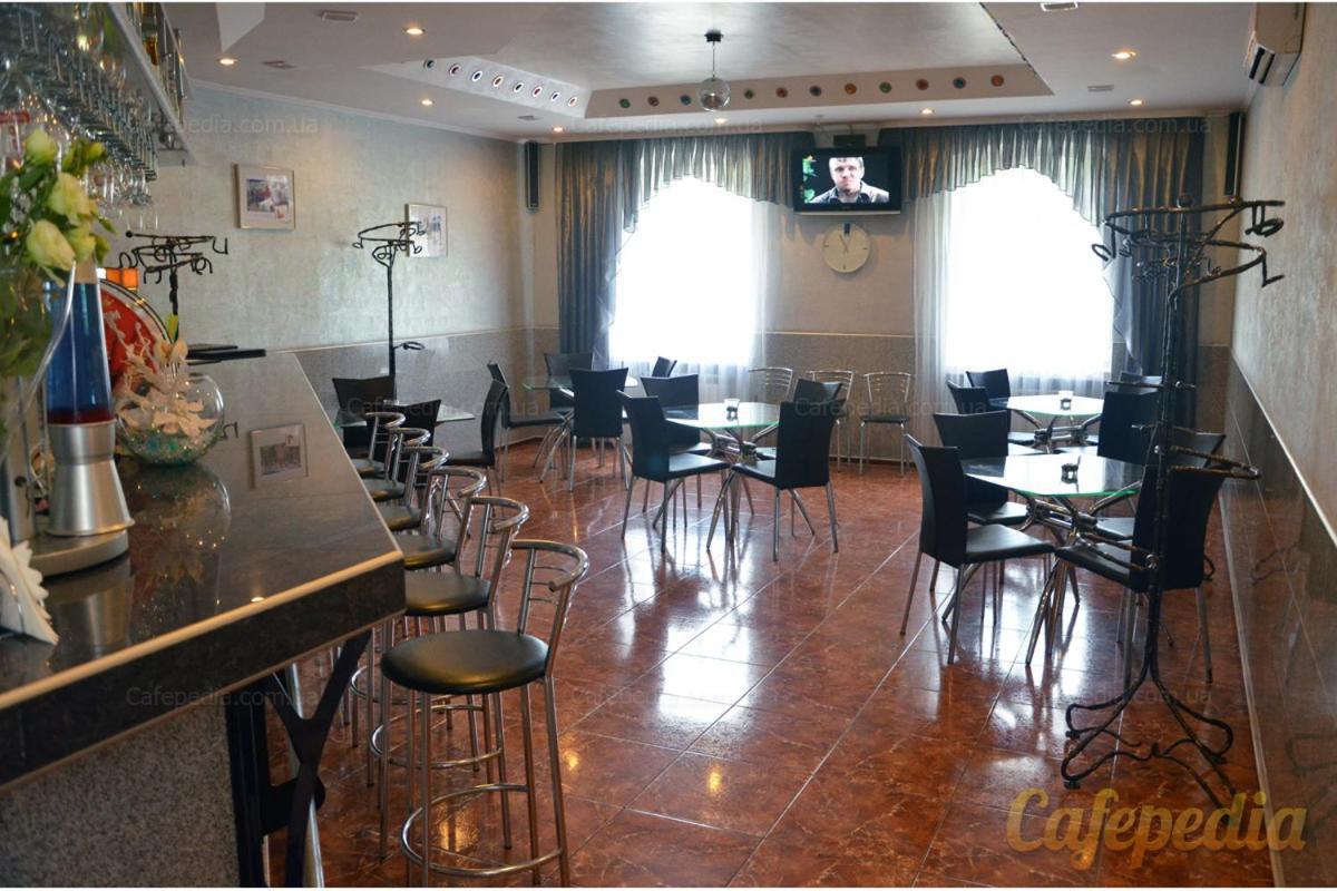Pan Hotel Sumy Bagian luar foto