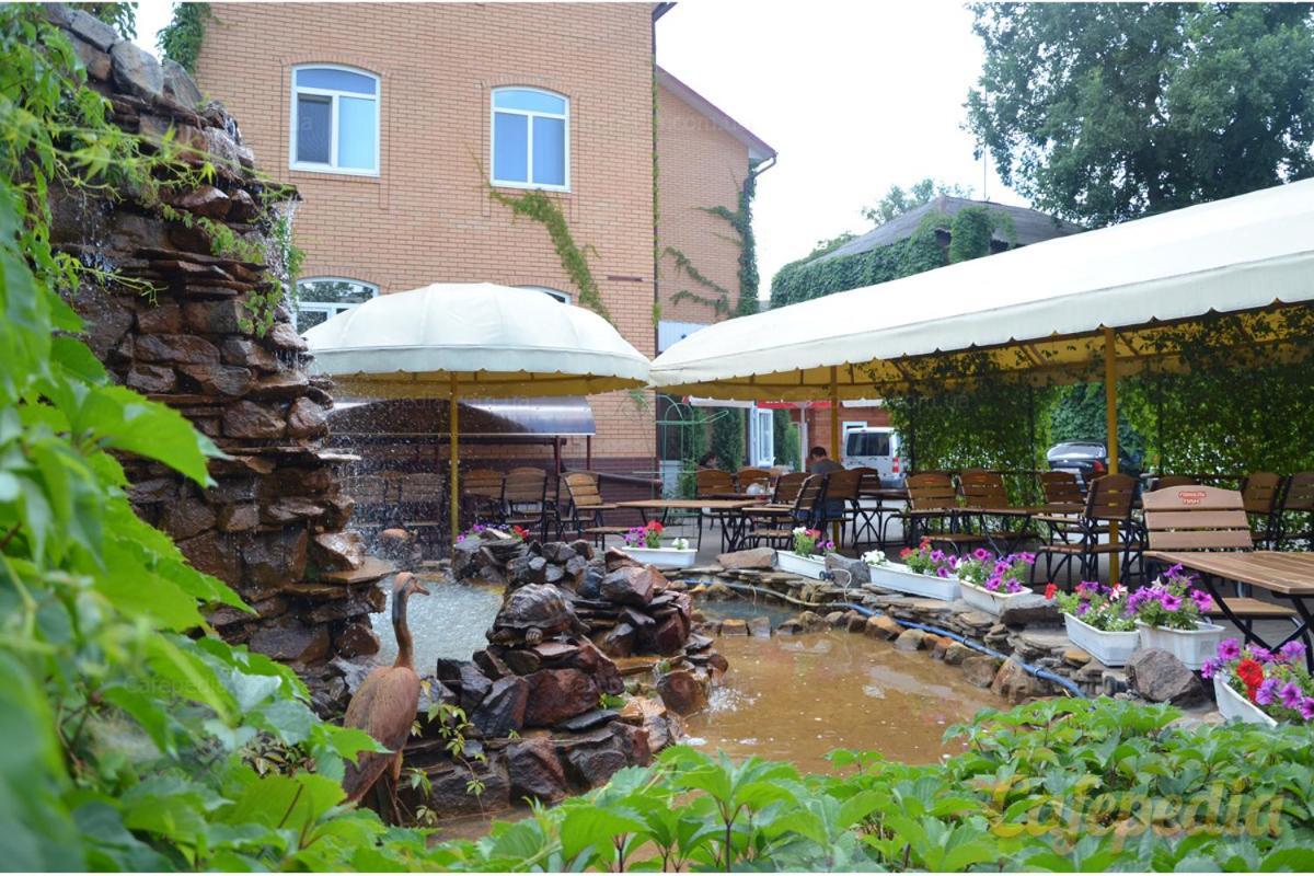 Pan Hotel Sumy Bagian luar foto